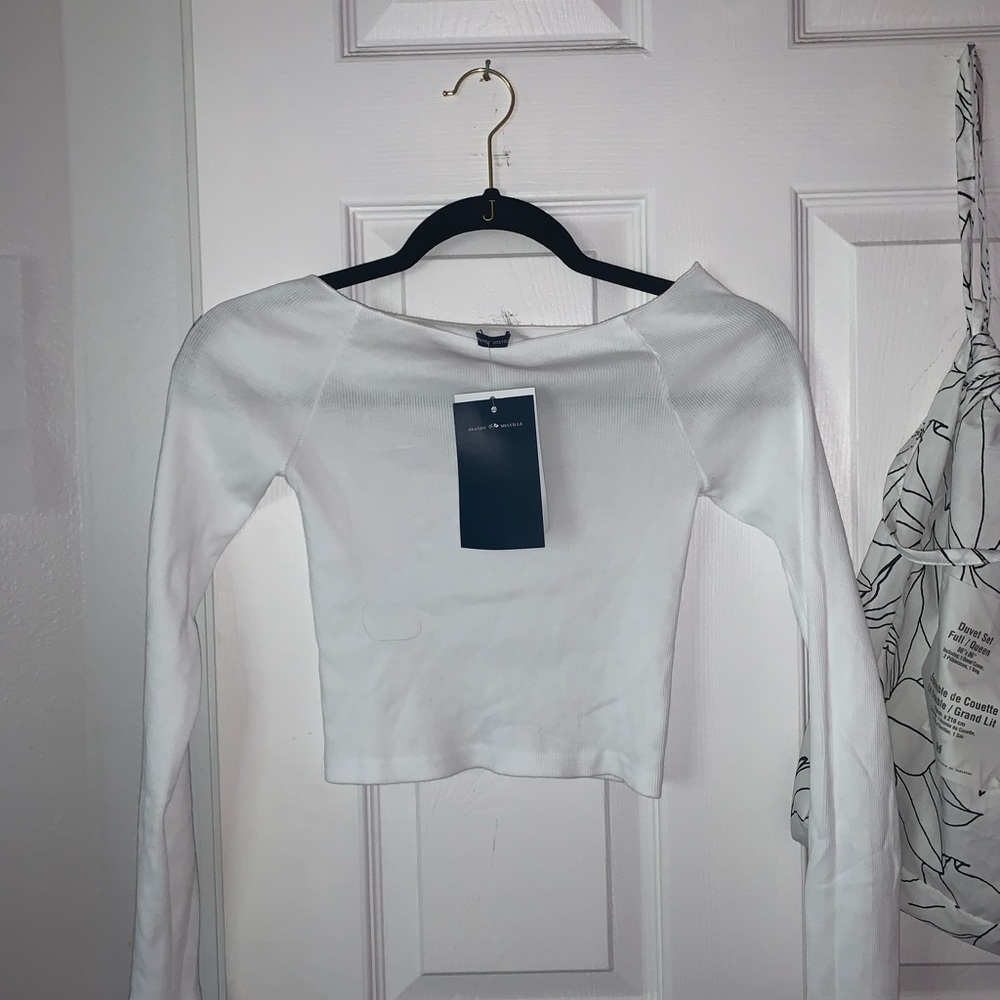 Brandy Melville never worn long sleeved top